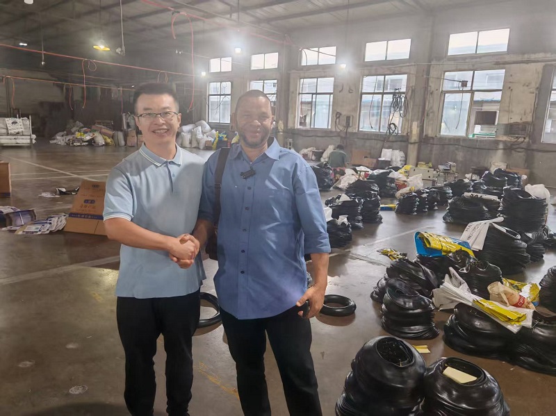 Khách hàng Sierra Leone đánh giá cao năng lực sản xuất và chất lượng sản phẩm của chúng tôi trong chuyến thăm nhà máy
